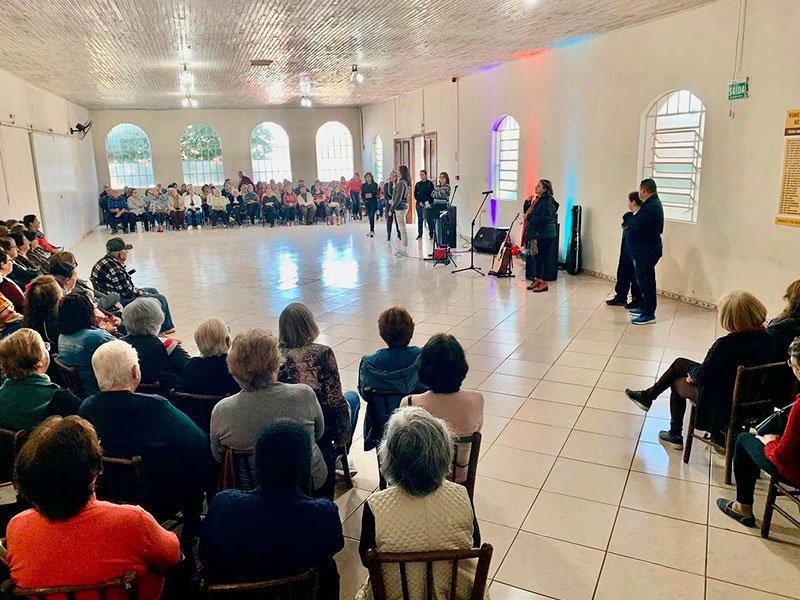 Grupo de Idosos Conviver promove tarde de palestra e baile em São Lourenço do Sul