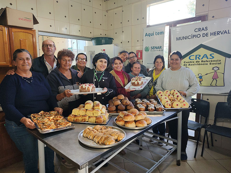 Curso de Panificação Caseira capacita treze mulheres em Herval
