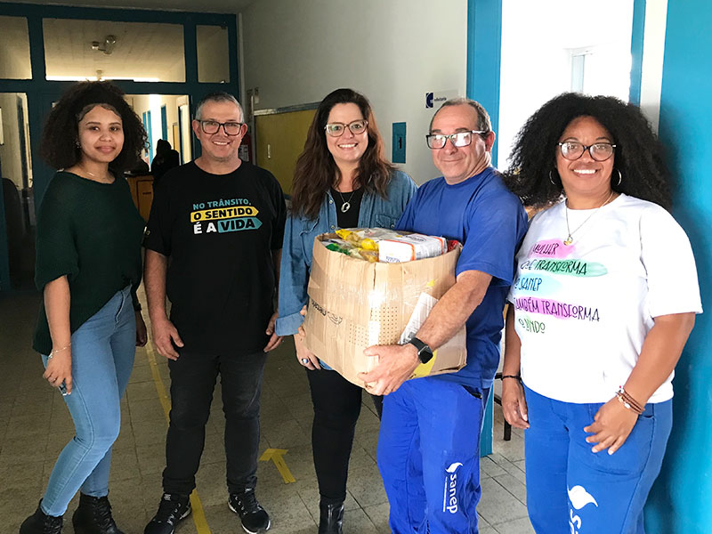 Pelotas: Mobilização de servidores do Sanep arrecada doações de alimentos