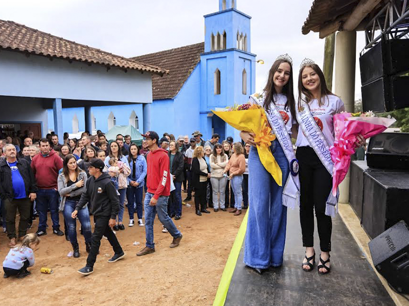 Rainha e princesa do pêssego são do 7º distrito de Pelotas