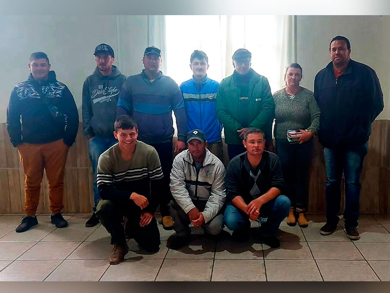 Curso teórico e prático de manutenção e operador de tratores agrícolas é realizado em Morro Redondo