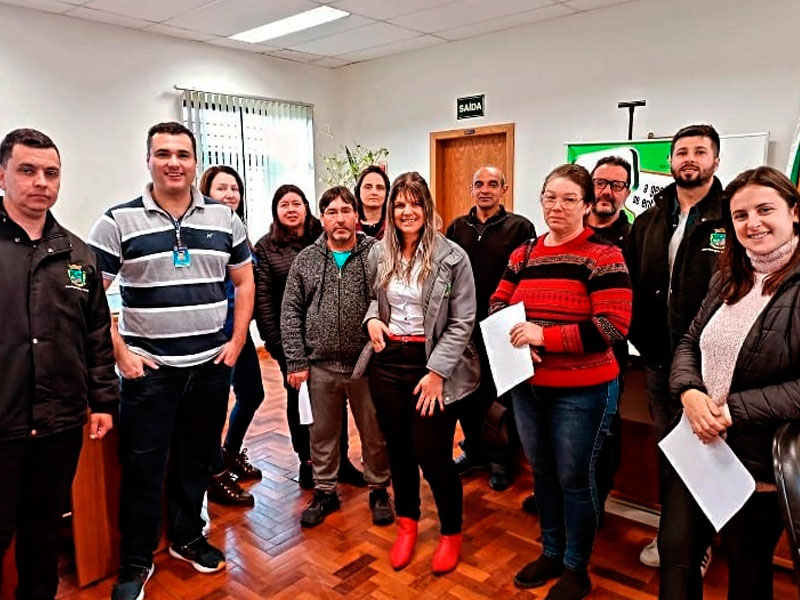 Cerrito: Equipe que atuará na eleição para Conselho Tutelar participa de capacitação