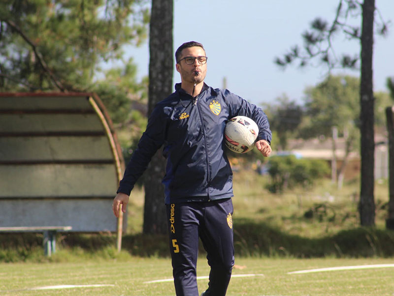 Pelotas comunica desligamento do técnico William Campos