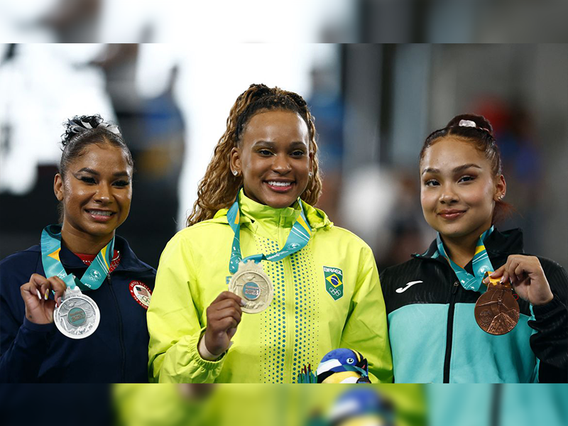 Rebeca Andrade é campeã pan-americana da prova de salto sobre a mesa