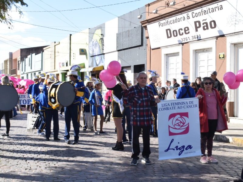 Feriado de Nossa Senhora é marcado por desfiles em Jaguarão