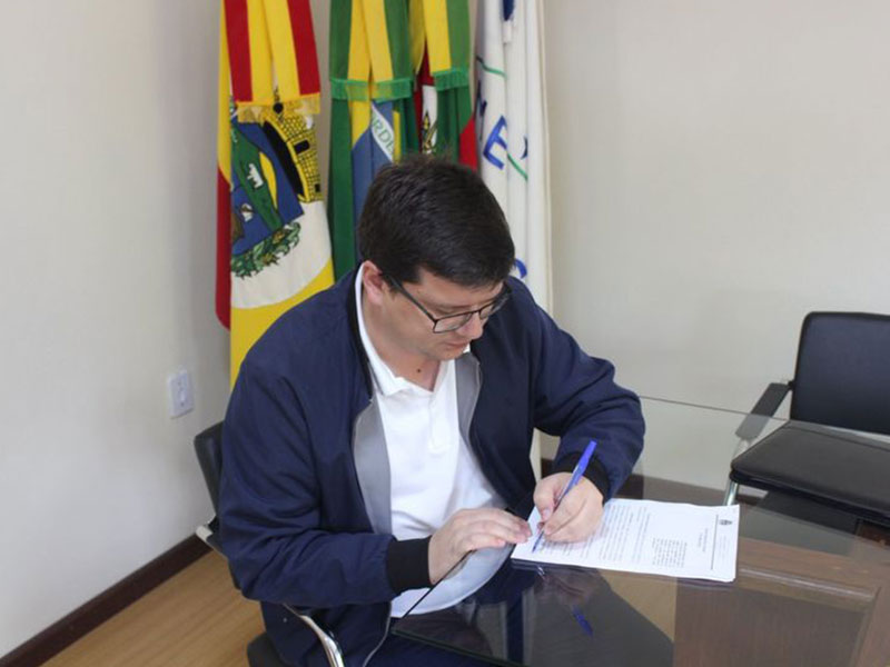 Cerrito: Executivo sanciona lei de auxílio financeiro às famílias afetadas pela enchente