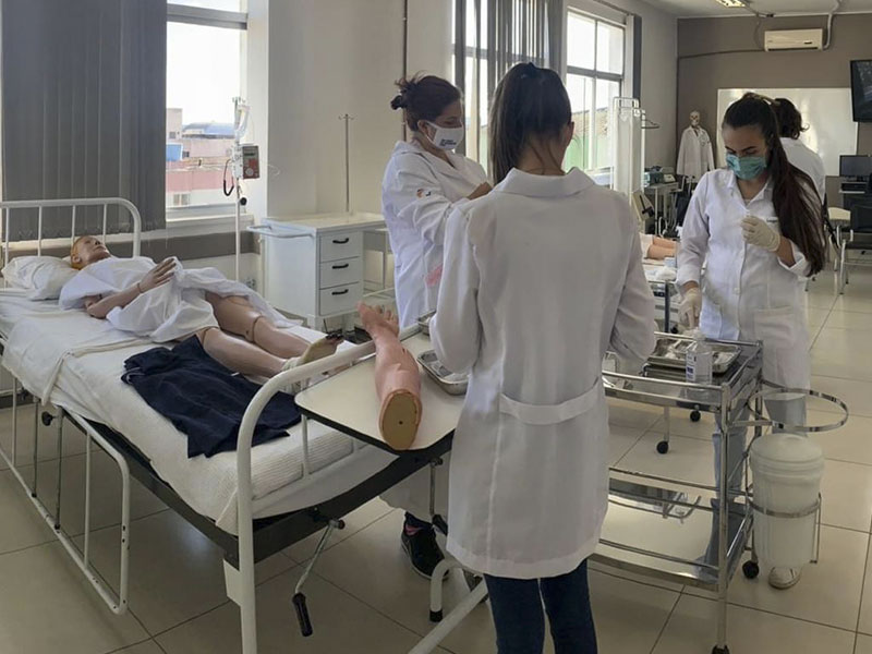 Ser técnico em enfermagem é uma escolha promissora, diz enfermeira do curso Técnico em Enfermagem do Senac Pelotas