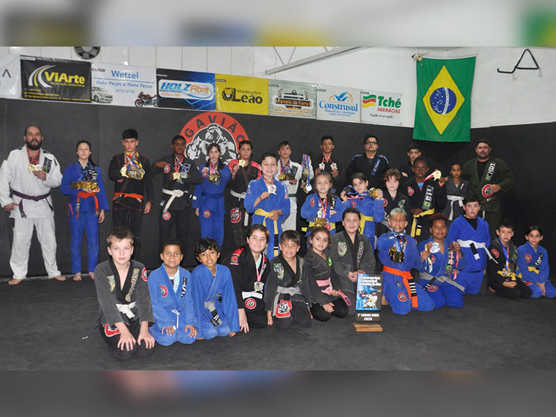 Capão do Leão: Academia Gavião Jiu-Jitsu recebe prêmio internacional na categoria Kids