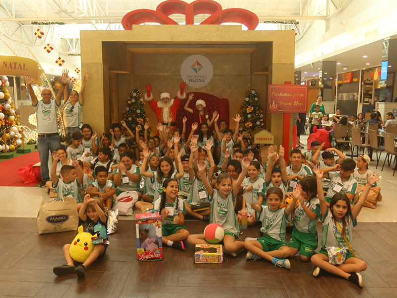 Emoção e solidariedade: ação do Shopping Pelotas entrega presentes a 71 crianças
