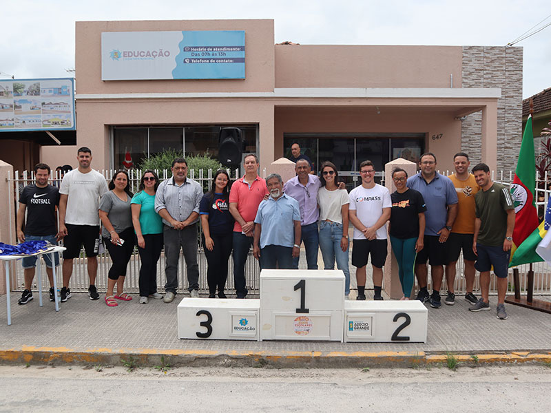 Alunos de Arroio Grande recebem premiação do Jogos Olímpicos Municipais