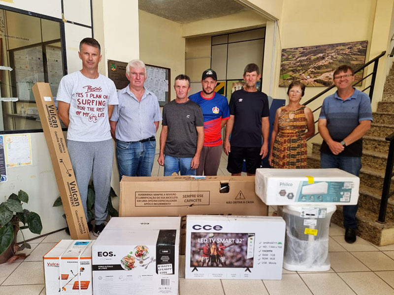 Prefeitura de Arroio do Padre entrega prêmios do Programa Paguei Preciso da Nota