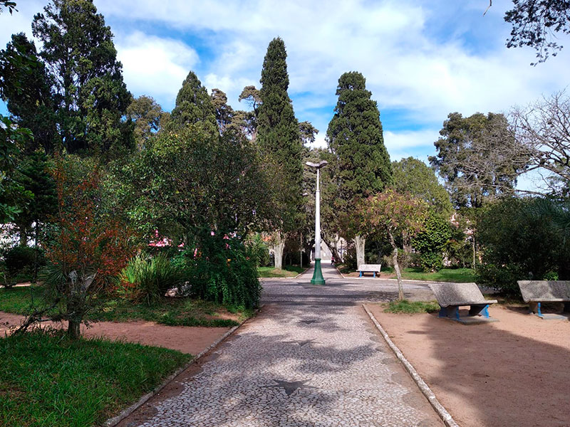 PRAÇA-PINHEIRO-MACHADO