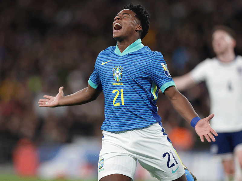 Brasil vence Inglaterra por 1 a 0 na estreia de Dorival Júnior