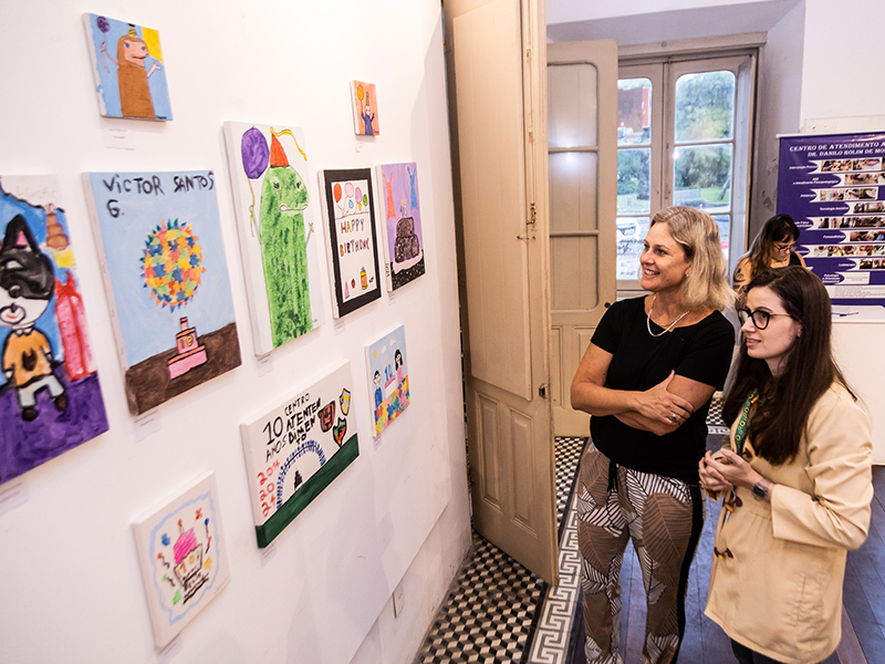 Prefeita de Pelotas recebe carta dos alunos do Centro de Atendimento ao Autista