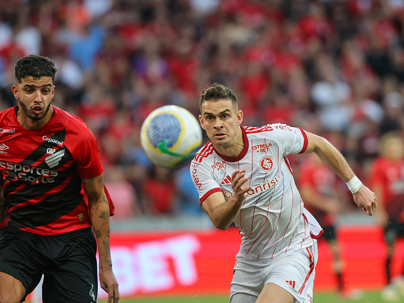 Internacional sofre derrota de 1 a 0 para o Athletico-PR e desce para a quinta colocação do Brasileirão