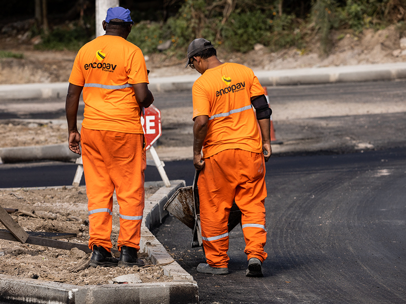 Pelotas: Obra na rotatória da 25 de Julho está 70% concluída