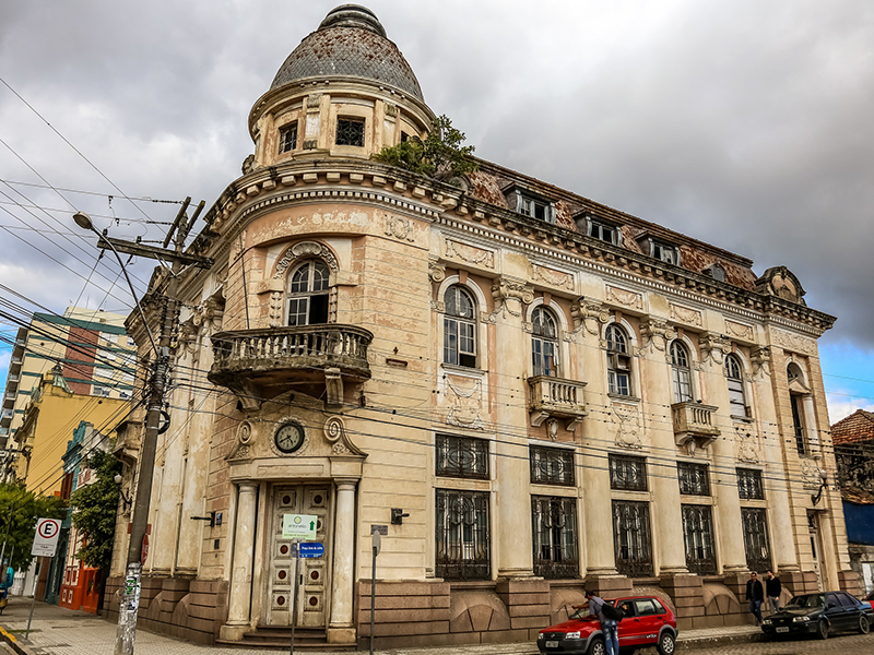 Prefeitura de Pelotas assina contrato para restauro do antigo Banco do Brasil