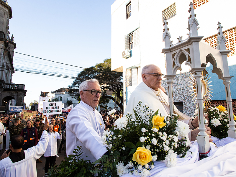Pelotas: Corpus Christi marca gratidão à solidariedade na crise climática