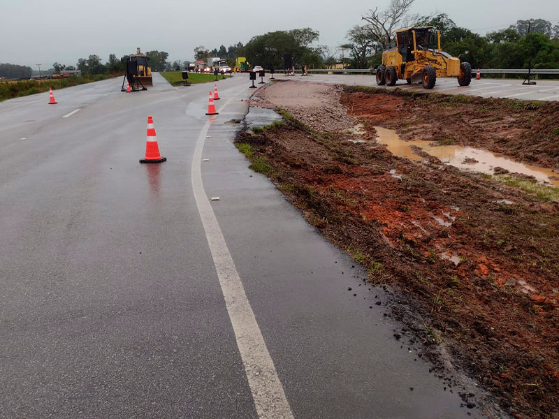 BR-116 em Turuçu terá desvio de pista e operação em sistema pare e siga neste sábado (25)