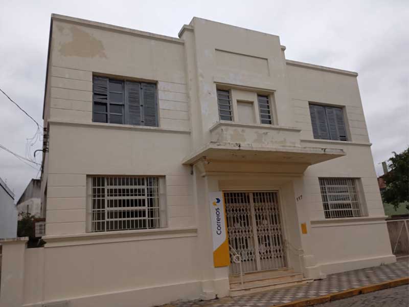 “Neste prédio, o risco de morte por descarga elétrica é real”, afirma funcionário dos Correios de Piratini