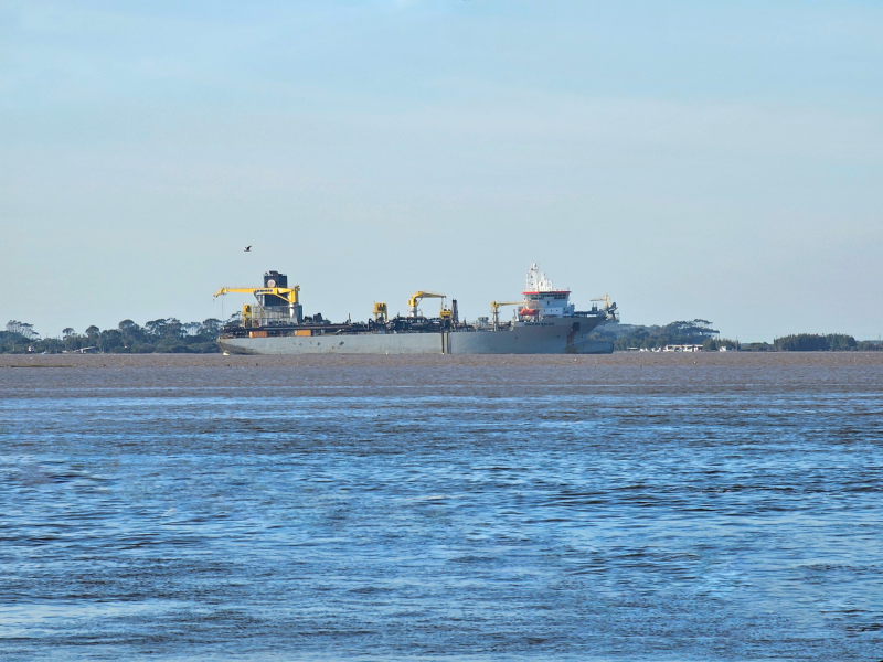 Inicia-se dragagem de trecho do canal de acesso ao Porto de Rio Grande