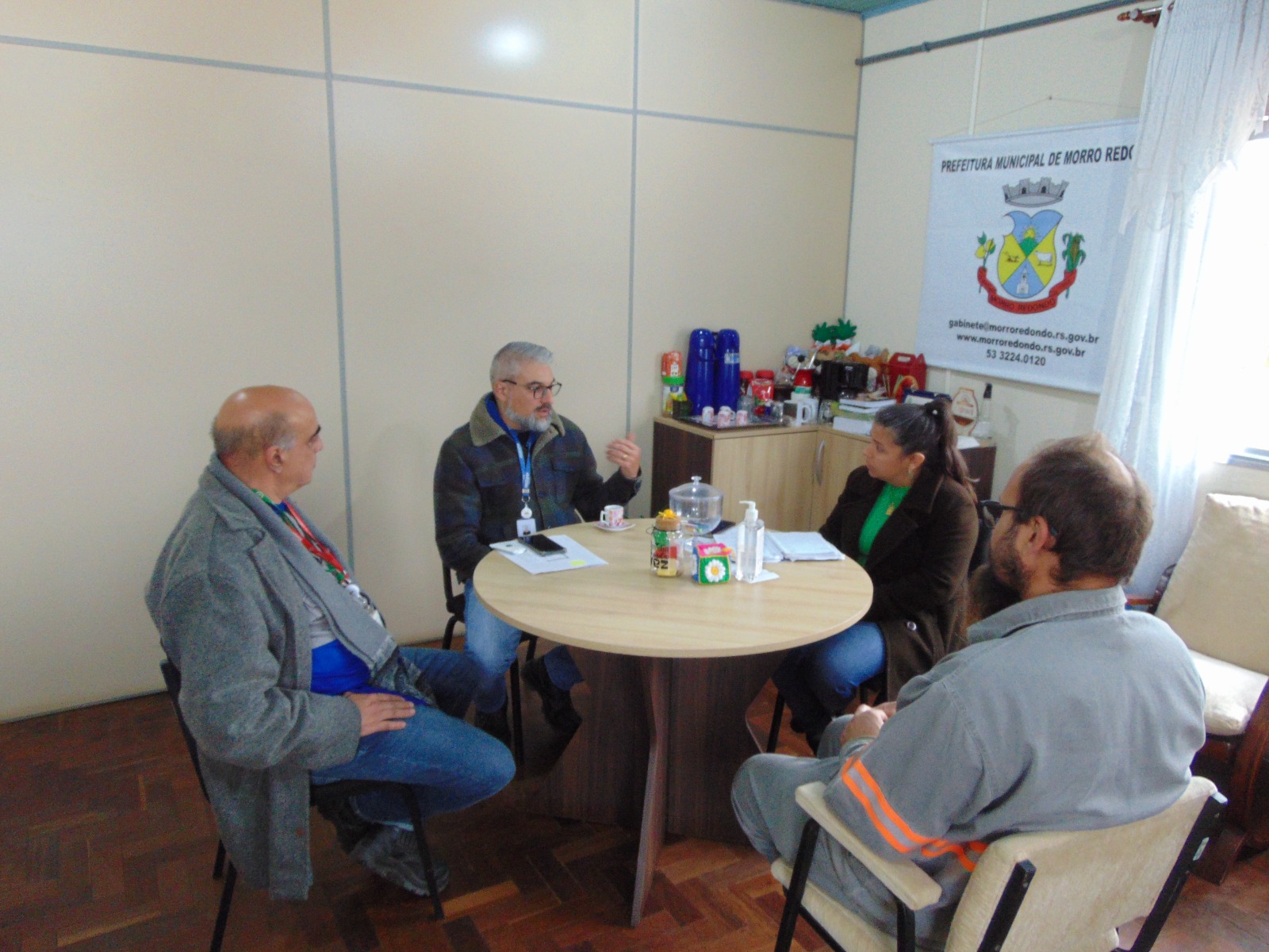 CEEE Equatorial participa de reunião na Prefeitura para tratar de demandas de Morro Redondo