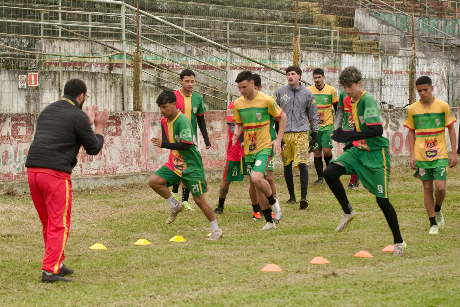 Farroupilha foca em estreia estadual