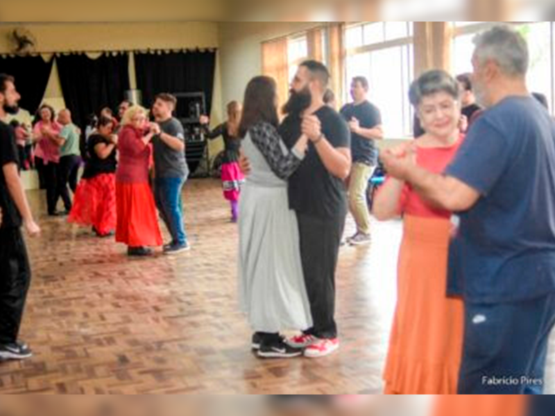 Pelotas: Projeto da UFPel oferece aulas de dança de salão