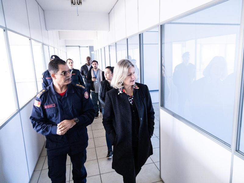 Pelotas: Paula visita futura sede do Corpo do Bombeiros