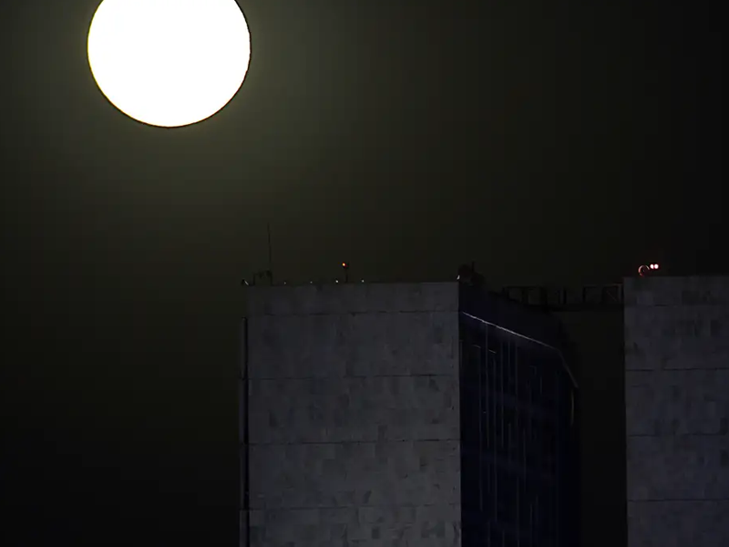 Primeira Superlua de 2024 pode ser vista nesta segunda-feira (19)
