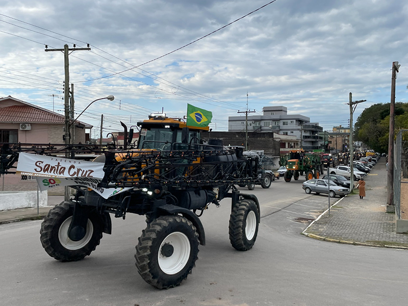 Produtores rurais realizam ato do SOS Agro RS em Cerrito e Pedro Osório