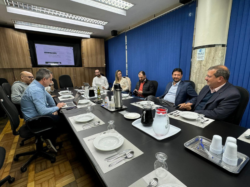 “Levanta, Rio Grande” apresenta dados para o deputado federal Alexandre Lindenmeyer