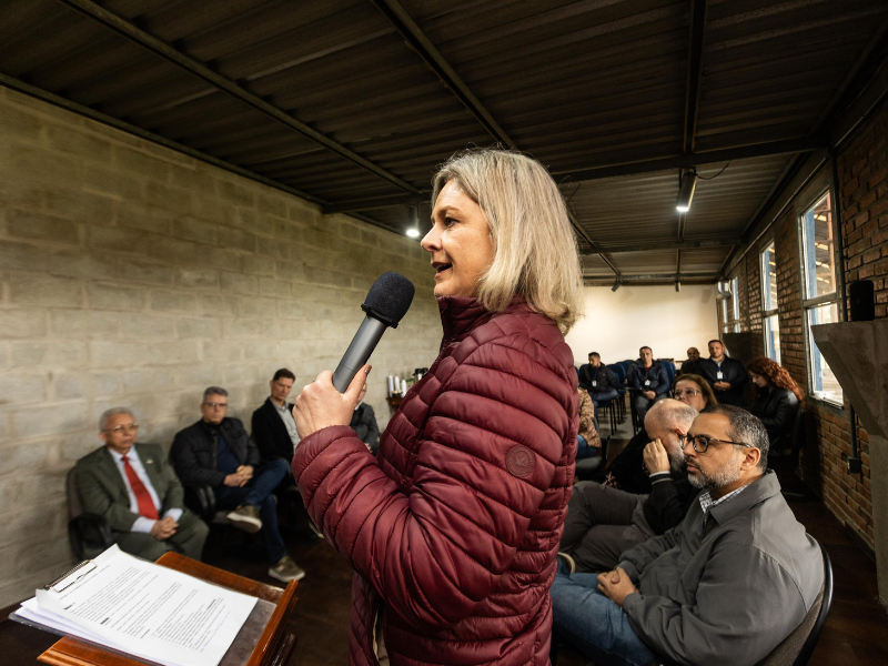 Pelotas: Prefeita participa de aula pública na Apac