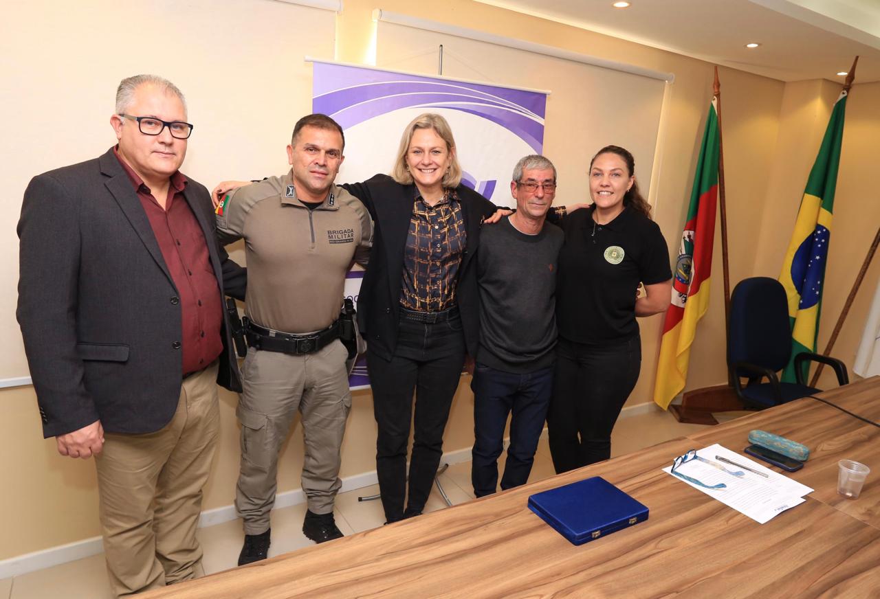 Prefeita Paula preside reunião de votação na Azonasul em Pelotas