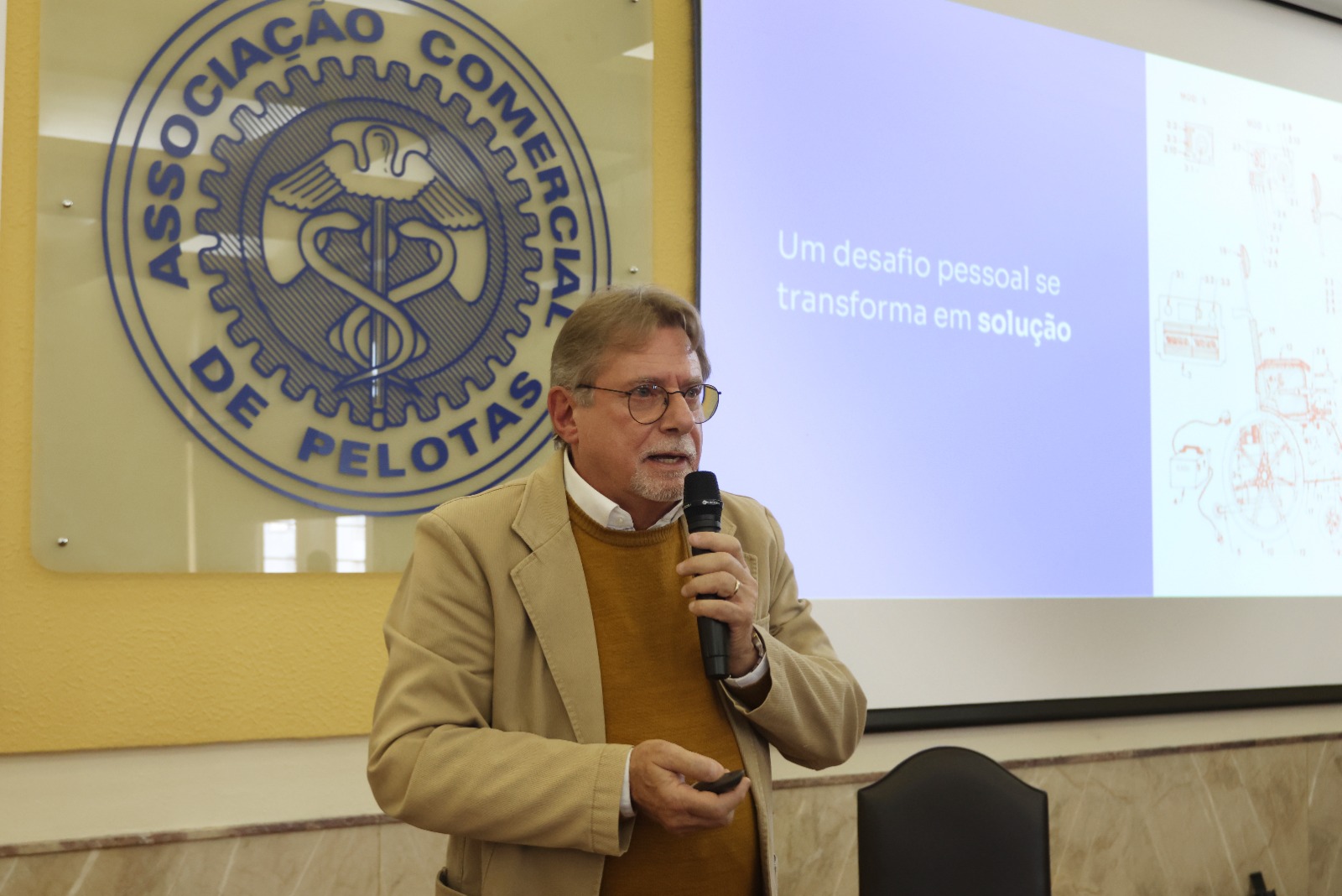 Pelotas: fundador e sócio-diretor da Freedom Veículos Elétricos palestra na reunião-almoço Tá na Hora