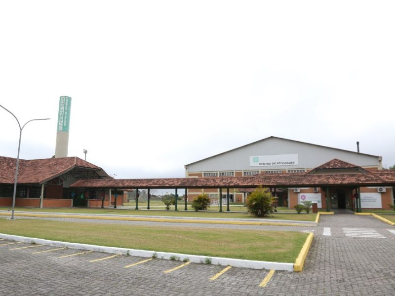 Sesi-RS realiza entrega de materiais para escola de Pelotas