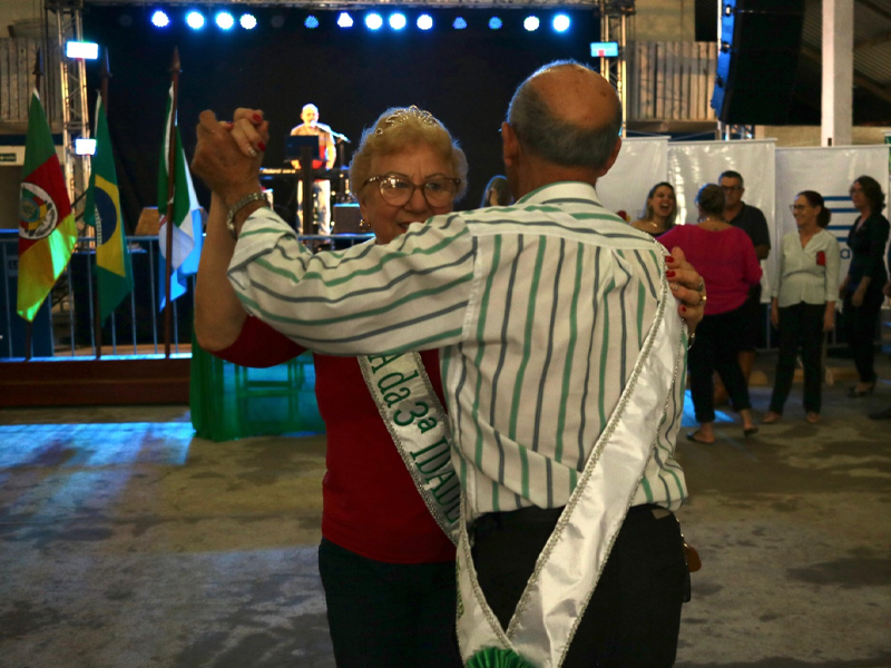 Expofeira Rio Grande promove Baile da Melhor Idade com concurso de Rei e Rainha da Terceira Idade