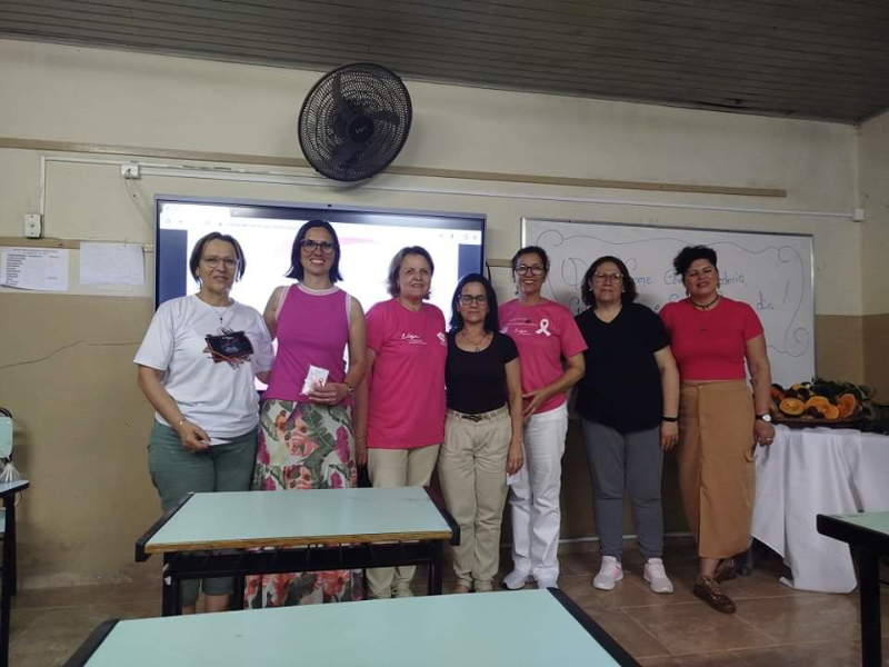 Liga Feminina de Combate ao Câncer de Jaguarão realiza ação em escola municipal