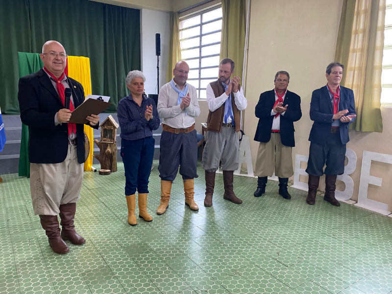 Colégio Aparecida recebe autoridades para a geração da 12ª Chama Crioula da 37ª CIENA em Canguçu