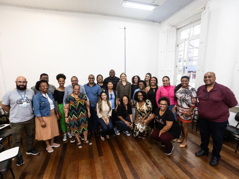 Prefeita de Pelotas acompanha aula do Programa de Incentivo a Lideranças Negras