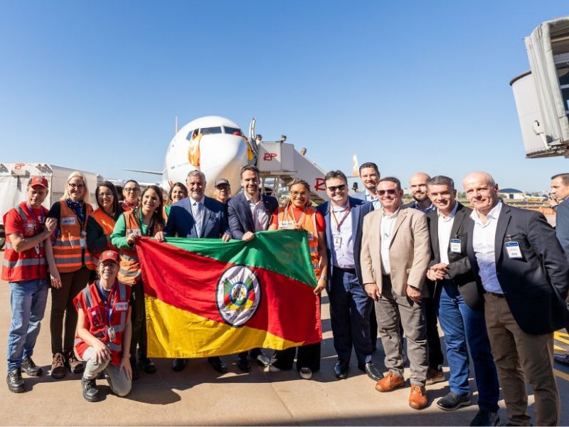 Emoção e clima festivo marcam retomada de voos comerciais no Aeroporto Salgado Filho