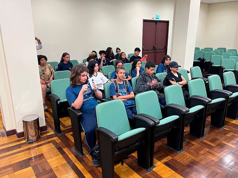 Rio Grande: Câmara de Comércio recebe visita de jovens educadores patrimoniais