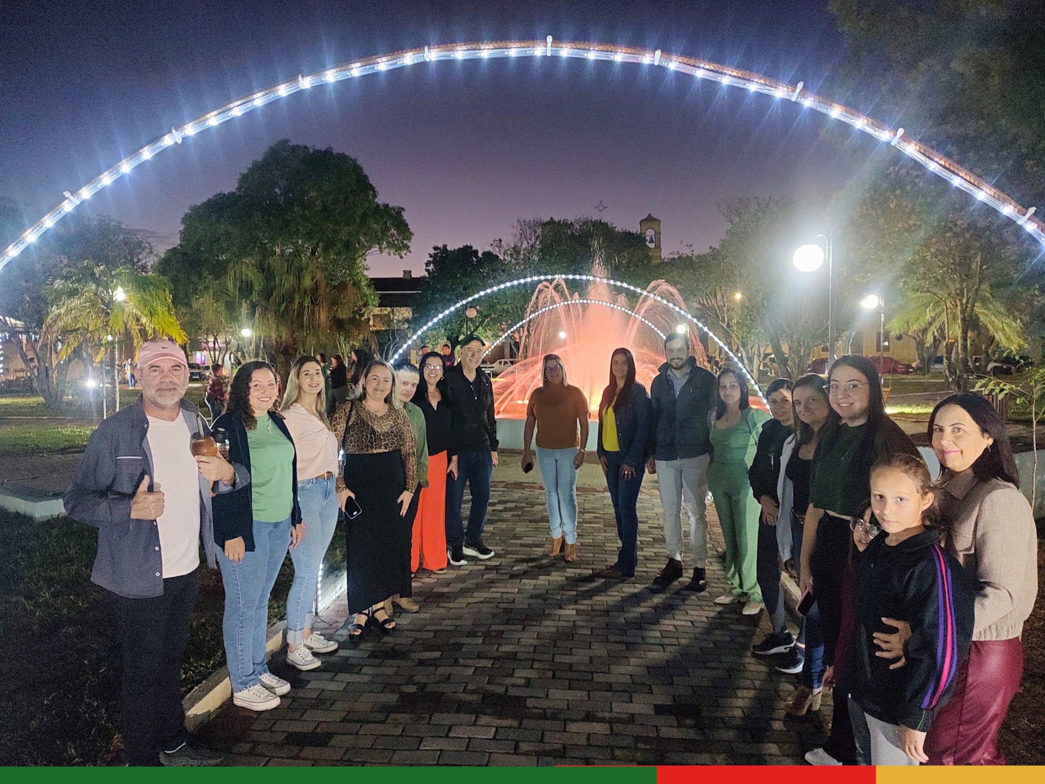 Prefeitura de Herval inaugura decoração natalina na Praça Central