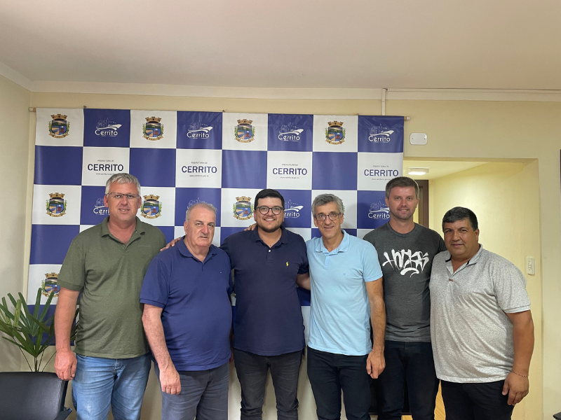 Construção de casas em Cerrito avança com reunião no gabinete do prefeito