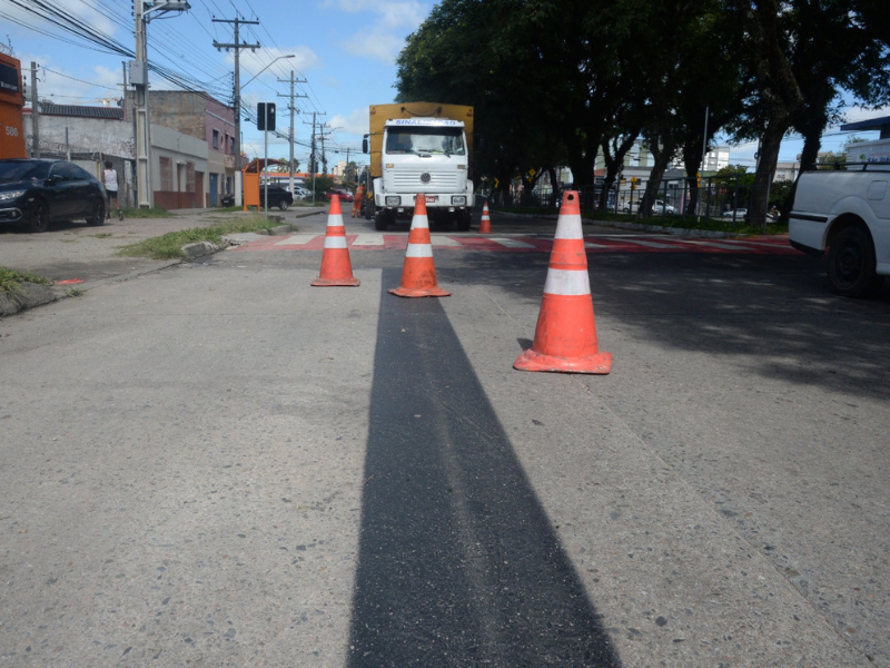 Prefeitura de Pelotas executa última etapa da obra na avenida Ferreira Viana