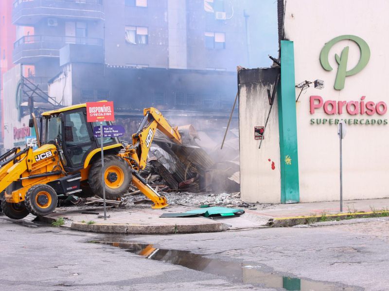Prefeitura de Pelotas encaminha desinterdição da área em torno do supermercado Paraíso