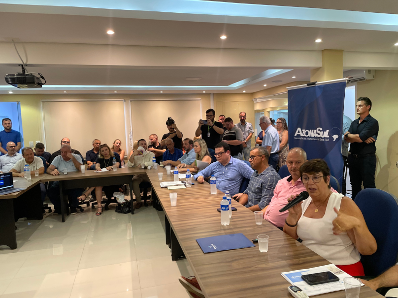 Prefeitos e autoridades buscam salvar Santas Casas de Rio Grande e São Lourenço do Sul da crise