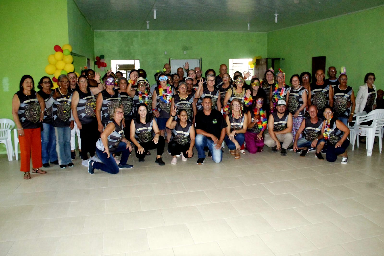 Bloco Carnavalesco Vó Ernestina realiza encerramento do Carnaval em Morro Redondo