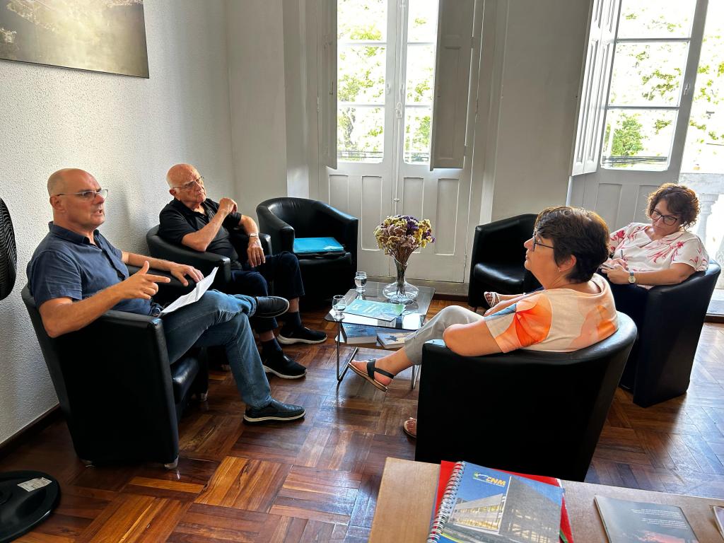 Prefeita de Rio Grande recebe arquiteto que planejou revitalização da orla do centro