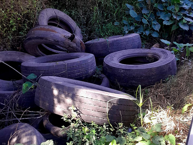 Prefeitura de Pelotas promove mutirão de limpeza de valetas no Passo do Salso